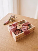 Kit de escova e pente para bebê personalizado em caixa de presente, ideal para presente do bebê, da marca Oh Surprise Gifts.