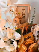 Caixa de presente premium Home Sweet Home da OhSurpriseGifts, com embalagem elegante e detalhes decorativos.