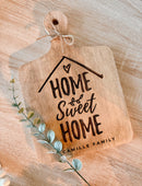 Cesta de presente personalizada Home Sweet Home da OhSurpriseGifts, ideal para inauguração de casa com itens decorativos e guloseimas