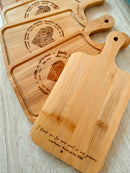 Tabuleiro de charcutaria personalizado com gravação a laser, presente exclusivo da OhSurpriseGifts, ideal para presentes especiais.